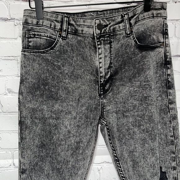 ASOS Black Distressed Acid Washed Jean Waist - Picture 7 of 16